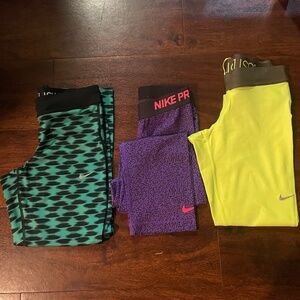 Nike Lot of 3 capri Leggings-SMALL